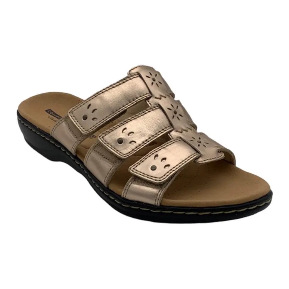 New Women’s Size 8.5W Sandals by Clarks.